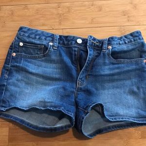 Gap 1969 slim shorts denim.